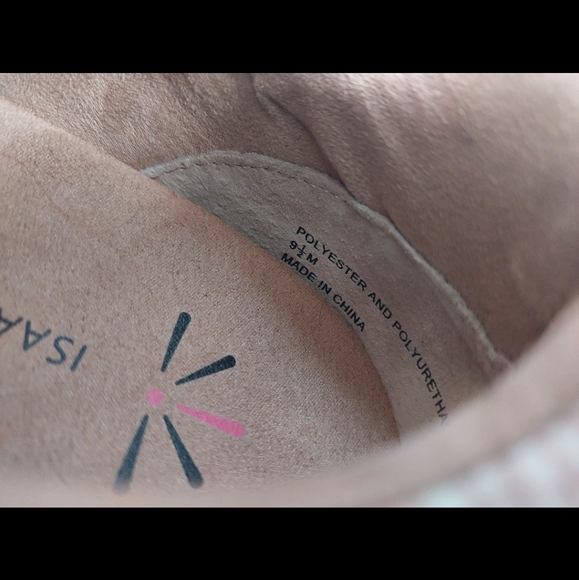 Shoe - Picture 3 of 3